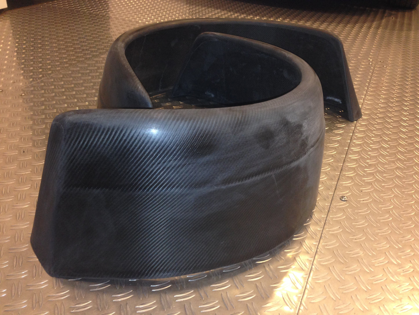 Westfield FW style rear carbon arch, XL size
- FW hintere carbon Kotflügel in XL Größe